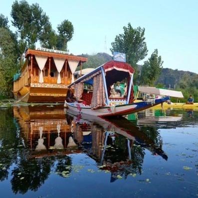 Green View Group Of Houseboats Hotel ศรีนาการ์ ภายนอก รูปภาพ