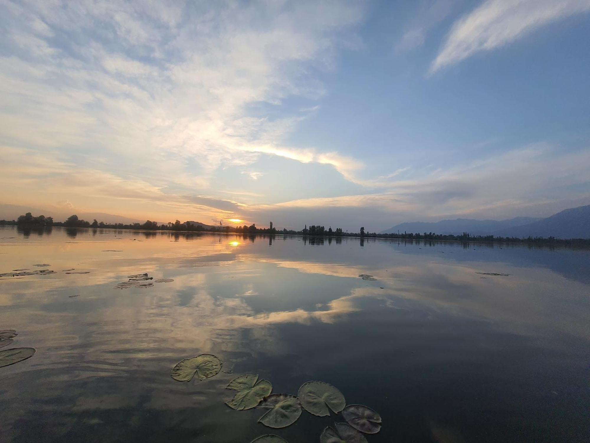 Green View Group Of Houseboats Hotel ศรีนาการ์ ภายนอก รูปภาพ